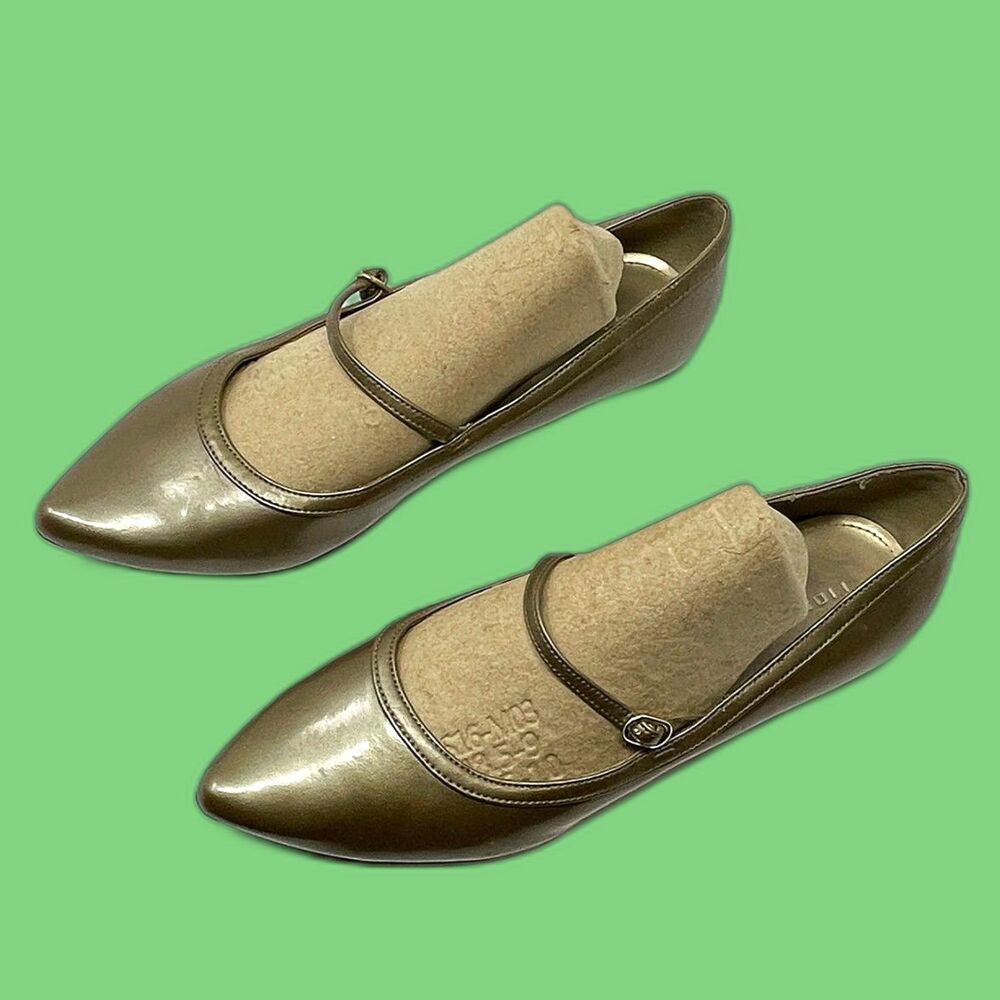 Fioni Gold tone Womens Flat T-strap Shoes Size 10 EUC!!!